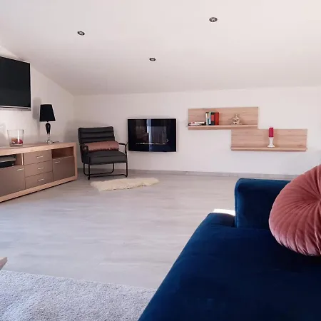 Bella Vista Apartment *